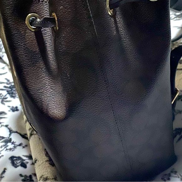 Signature COACH Kleo Backpack - Picture 4 of 10